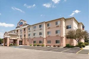 Fairfield Inn & Suites by Marriott Toledo Maumee image