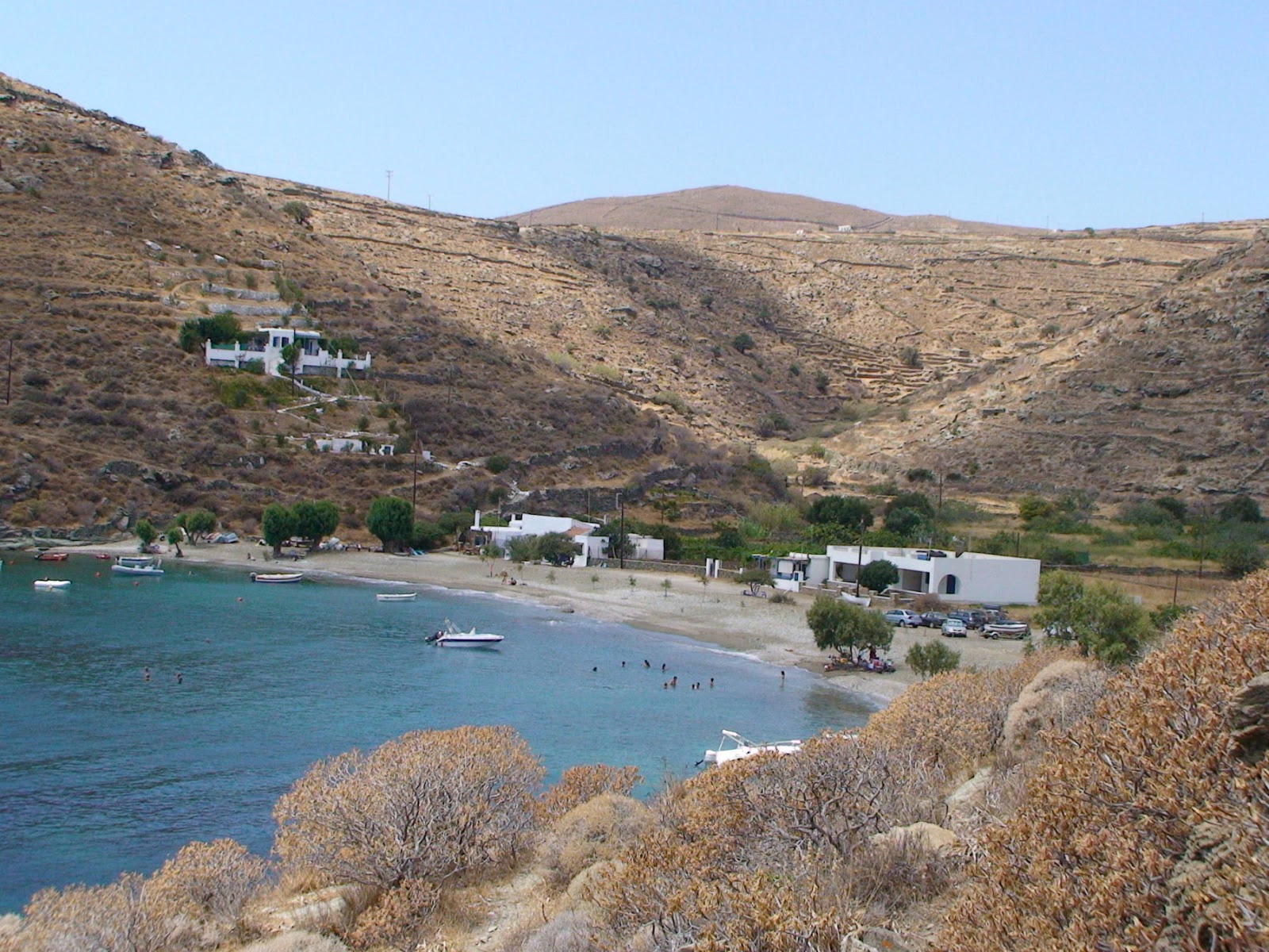 Foto von Paralia Kalo Livadi mit heller sand&kies Oberfläche