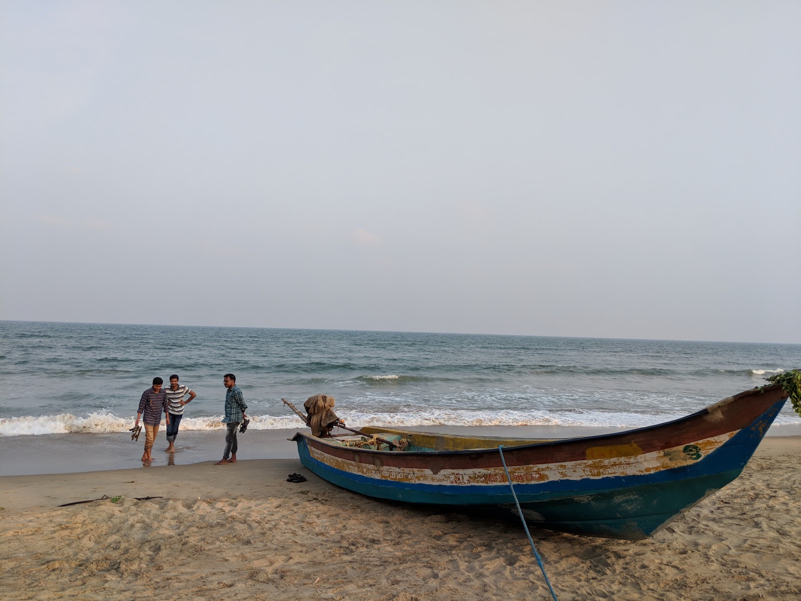 Φωτογραφία του Kanathur Beach με επίπεδο καθαριότητας εν μέρει καθαρό