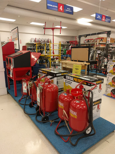 Hardware Store «Harbor Freight Tools», reviews and photos, 14506 NE 20th St STE 1, Bellevue, WA 98007, USA