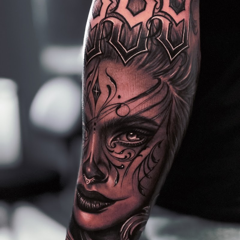 Liam ink, Tattoo studio