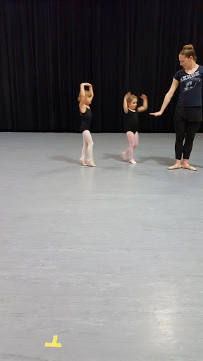 Performing Arts Theater «Magical Theatre Company», reviews and photos, 565 W Tuscarawas Ave, Barberton, OH 44203, USA