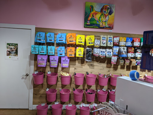 Pet Supply Store «Woof Gang Bakery Charleston», reviews and photos, 341 King St, Charleston, SC 29401, USA