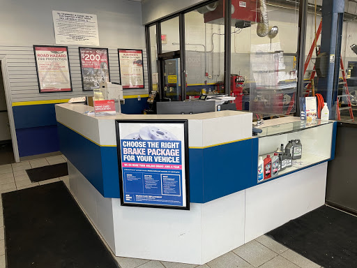 Auto Repair Shop «Monro Muffler Brake & Service», reviews and photos, 200 New Hartford Rd, Winsted, CT 06098, USA