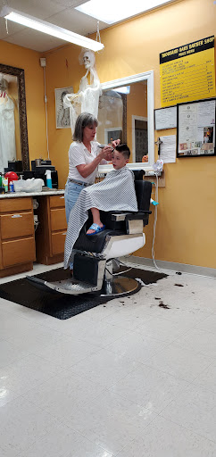 Barber Shop «Thousand Oaks Barber Shop», reviews and photos, 4536 Thousand Oaks, San Antonio, TX 78233, USA