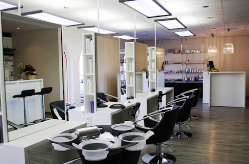 Mittne Hair-Fashion-Cosmetic GmbH Friseursalon à Nierstein
