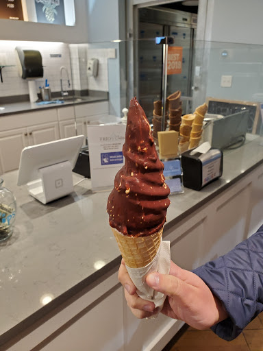 Ice Cream Shop «FRÍO Gelato - 517 Dempster, Evanston», reviews and photos, 517 Dempster St, Evanston, IL 60201, USA