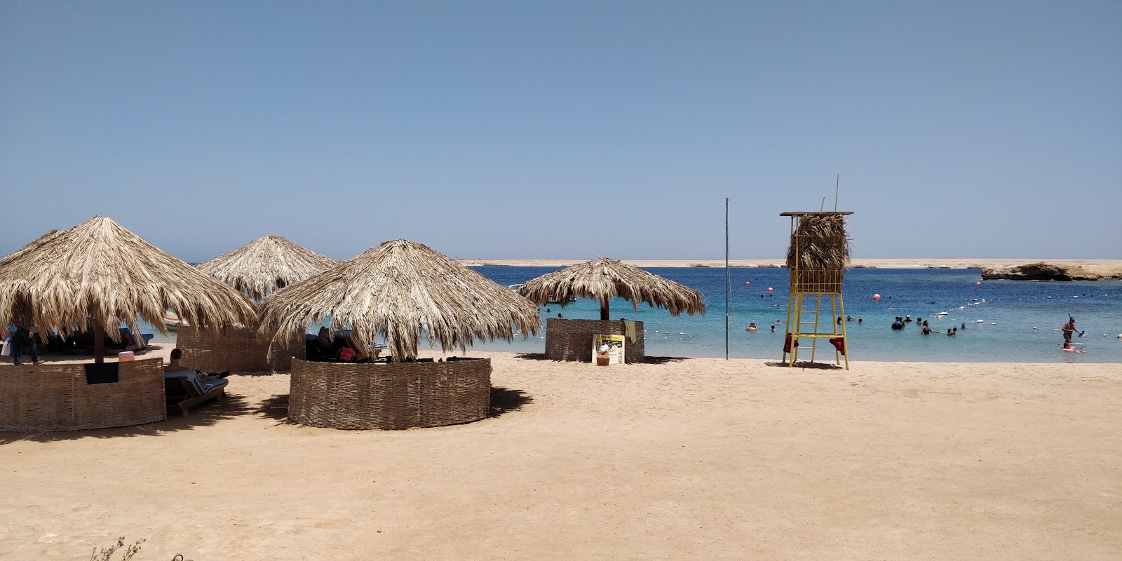 Foto de Sharm El Naga Beach e o assentamento