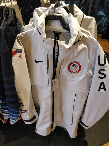 Clothing Store «Nike Boston», reviews and photos, 200 Newbury St, Boston, MA 02116, USA