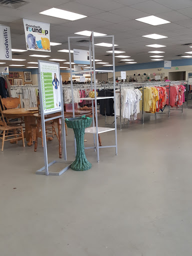 Thrift Store «Goodwill Industries of New Mexico - Coors at Paseo», reviews and photos