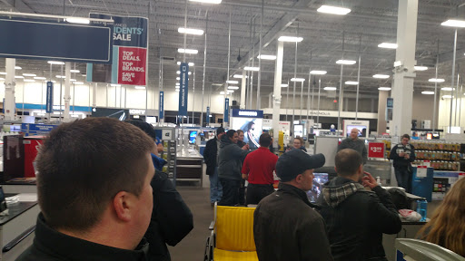 Electronics Store «Best Buy», reviews and photos, 900 E Golf Rd, Schaumburg, IL 60173, USA