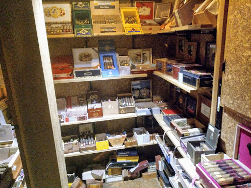 Tobacco Shop «Cigar Inn», reviews and photos, 119 W Main St, Belleville, IL 62220, USA