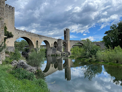 Puente de Besalú Carrer del Pont Vell, 17, 17850 Besalú, Girona, España
