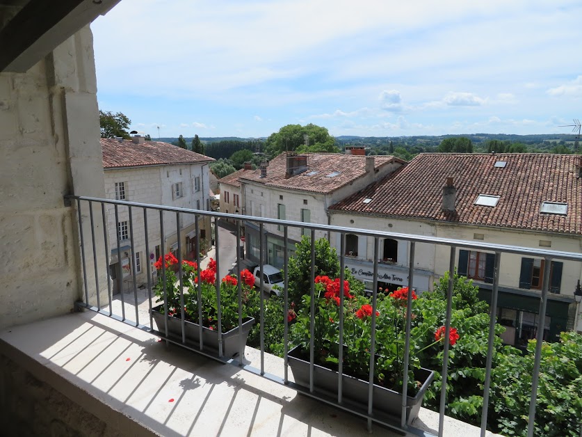 Appartement Bellevue à Aubeterre-sur-Dronne (Charente 16)