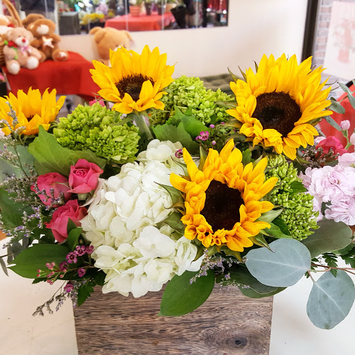 Florist «The Petal Pusher Floral Design», reviews and photos, 6 Elizabeth St, Derby, CT 06418, USA