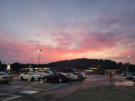 Grocery Store «Giant Food Stores», reviews and photos, 600 E Lancaster Ave, Reading, PA 19607, USA