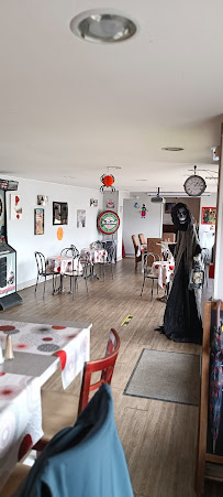 Atmosphère du Le N13 café/gril/restaurant/routier à Chaignes - n°15