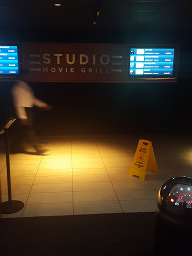 Movie Theater «Studio Movie Grill», reviews and photos, 2880 Holcomb Bridge Rd, Alpharetta, GA 30022, USA