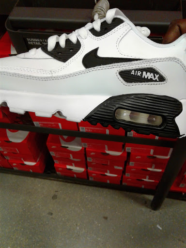 Sporting Goods Store «Nike Factory Store», reviews and photos, 5195 Factory Shops Blvd, Ellenton, FL 34222, USA