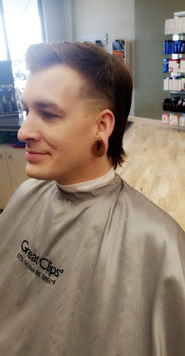 Hair Salon «Great Clips», reviews and photos, 1422 Sparta Center Dr, Sparta, IL 62286, USA