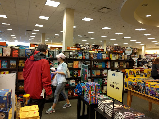 Book Store «Barnes & Noble», reviews and photos, 113 W County Center, Des Peres, MO 63131, USA