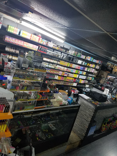 Tobacco Shop «Smokin Spades Premier Smoke and Vapor Shop», reviews and photos, 11180 W Flagler St #7, Miami, FL 33174, USA