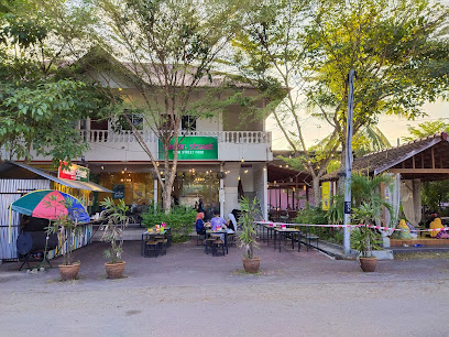 Nakhon Street Restaurant Parit Raja