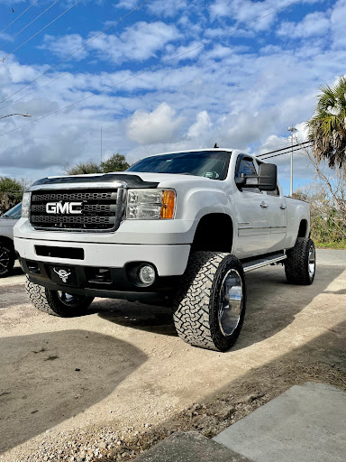 Tire Shop «Town and Country Tire Services», reviews and photos, 317 E Howard St, Live Oak, FL 32064, USA