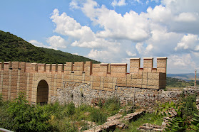 Средновековна крепост Перник