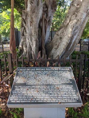 Cuban Memorial Boulevard Park - photo 75