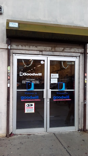 Thrift Store «Goodwill Industries Outlet Store & Donation Center», reviews and photos, 47-47 Van Dam St, Queens, NY 11101, USA