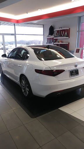 Car Dealer «Alfa Romeo FIAT of McKinney», reviews and photos, 800 N Central Expy, McKinney, TX 75070, USA