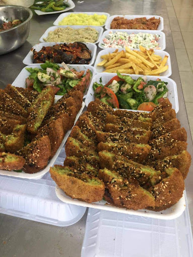 أصول الفلافل لتقديم الوجبات 