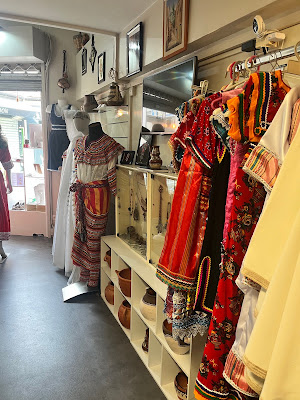 Nora Cheddad Créations de tenues, burnous,artisanat et bijoux kabyles et berbères à Créteil