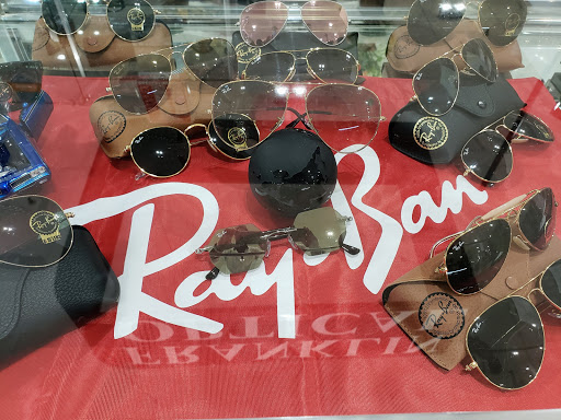 Optician «Franklin Optical», reviews and photos, 4711 Airline Dr, Houston, TX 77022, USA