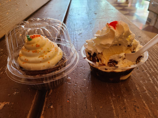 American Restaurant «Lickity Split Frozen Custard», reviews and photos, 6056 N Broadway St, Chicago, IL 60660, USA