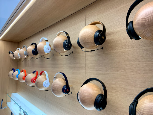 Computer Store «Apple Altamonte», reviews and photos, 451 E Altamonte Dr, Altamonte Springs, FL 32701, USA