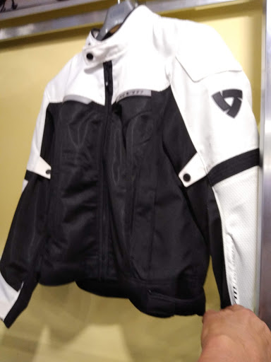 Motorcycle Dealer «Commonwealth Motorcycles», reviews and photos, 625 E Jefferson St, Louisville, KY 40202, USA