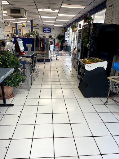 Laundromat «Zephyrhills Laundromat», reviews and photos, 37852 FL-54, Zephyrhills, FL 33542, USA