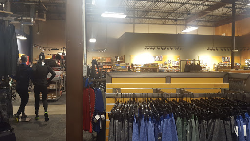Camping Store «REI», reviews and photos, 766 E Big Beaver Rd, Troy, MI 48083, USA