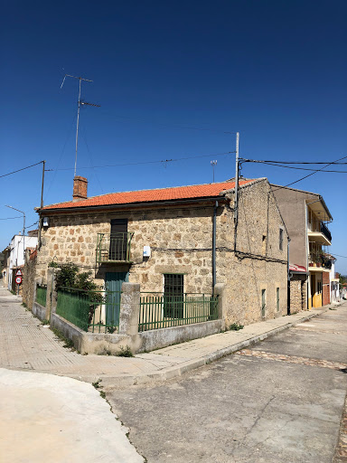 Ayuntamiento de Peraleda de San Román en Peraleda de San Román