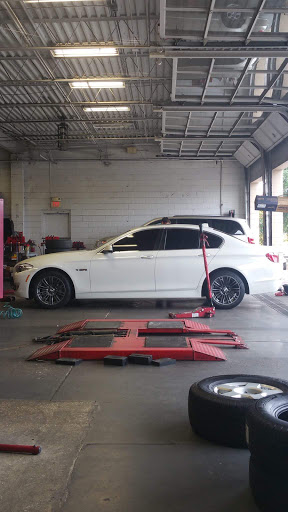 Tire Shop «Discount Tire Store - Ocala, FL», reviews and photos, 2701 SW College Rd #800, Ocala, FL 34474, USA