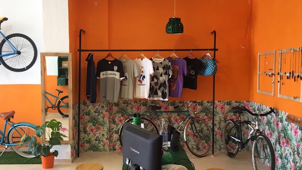 LAS BICIS NARANJAS Cortadura