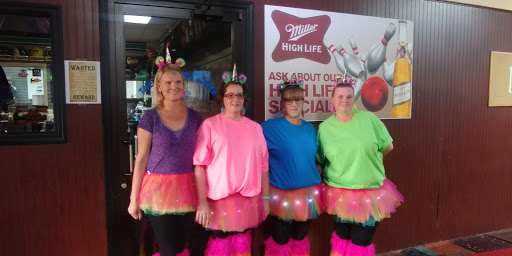 Bowling Alley «Poelking Bowling Centers: Marian Lanes», reviews and photos, 6170 Brandt Pike, Huber Heights, OH 45424, USA