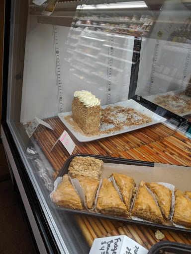 Grocery Store «Harvest Fresh Grocery & Deli», reviews and photos, 251 NE 3rd St, McMinnville, OR 97128, USA