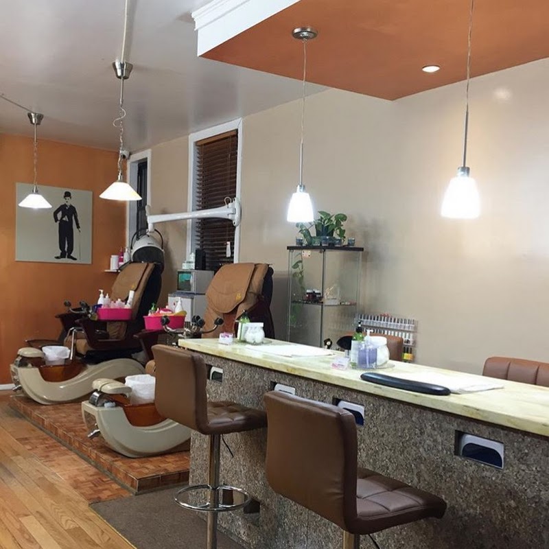 Alayna's Nail Lounge & Salad Bar