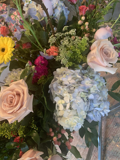 Florist «Blue Moon Florist & Gift Shop», reviews and photos, 1107 Horseshoe Pike, Downingtown, PA 19335, USA