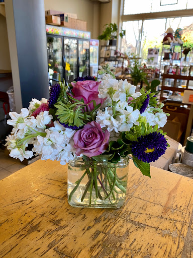 Florist «Bloomtastic Florist», reviews and photos, 2136 Arlington Ave, Columbus, OH 43221, USA