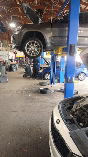 Auto Repair Shop «Meineke Car Care Center», reviews and photos, 6401 E 82nd St, Castleton, IN 46250, USA