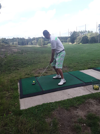 Golf Course «Robert T. Lynch Municipal Golf Course», reviews and photos, 1281 W Roxbury Pkwy, Chestnut Hill, MA 02467, USA